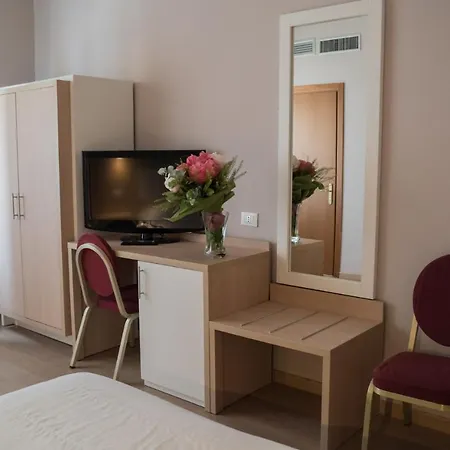 Mediterraneo Hotel 3*